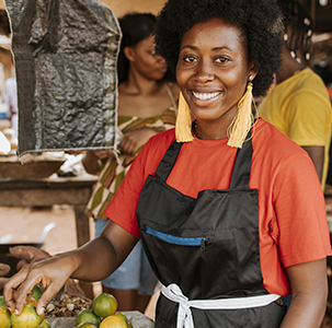 woman selling fruits in the market